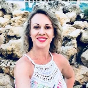 Meet your Posher, Nadia